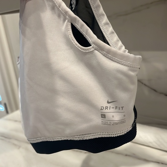Nike dri-fit bra (Large) - Picture 4 of 4